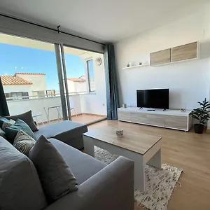 Appartement 2-bedroom Brand New Steps From The, Llançà